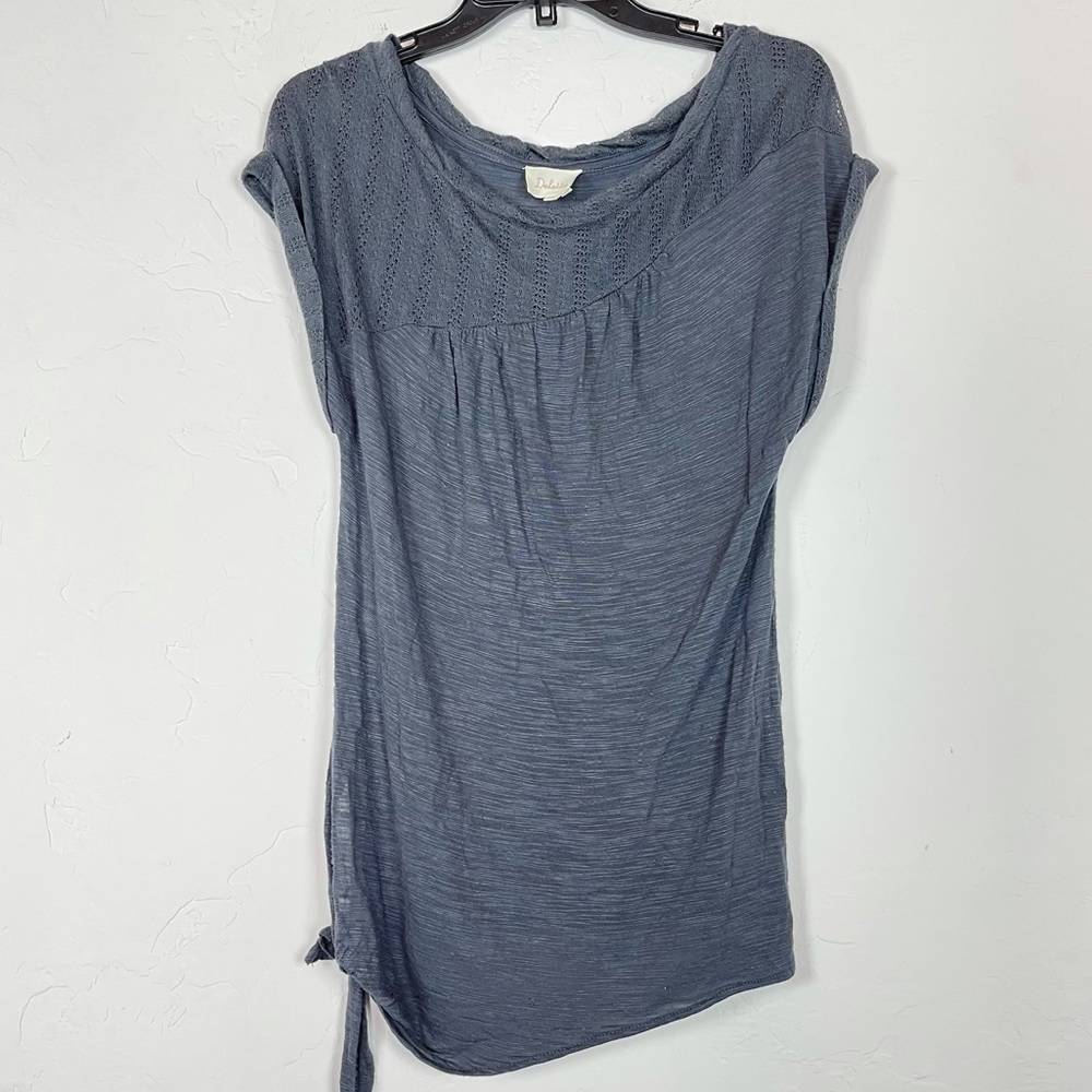 Anthropologie‎ Shirt Cap Sleeve Gray Lace Tie Side
